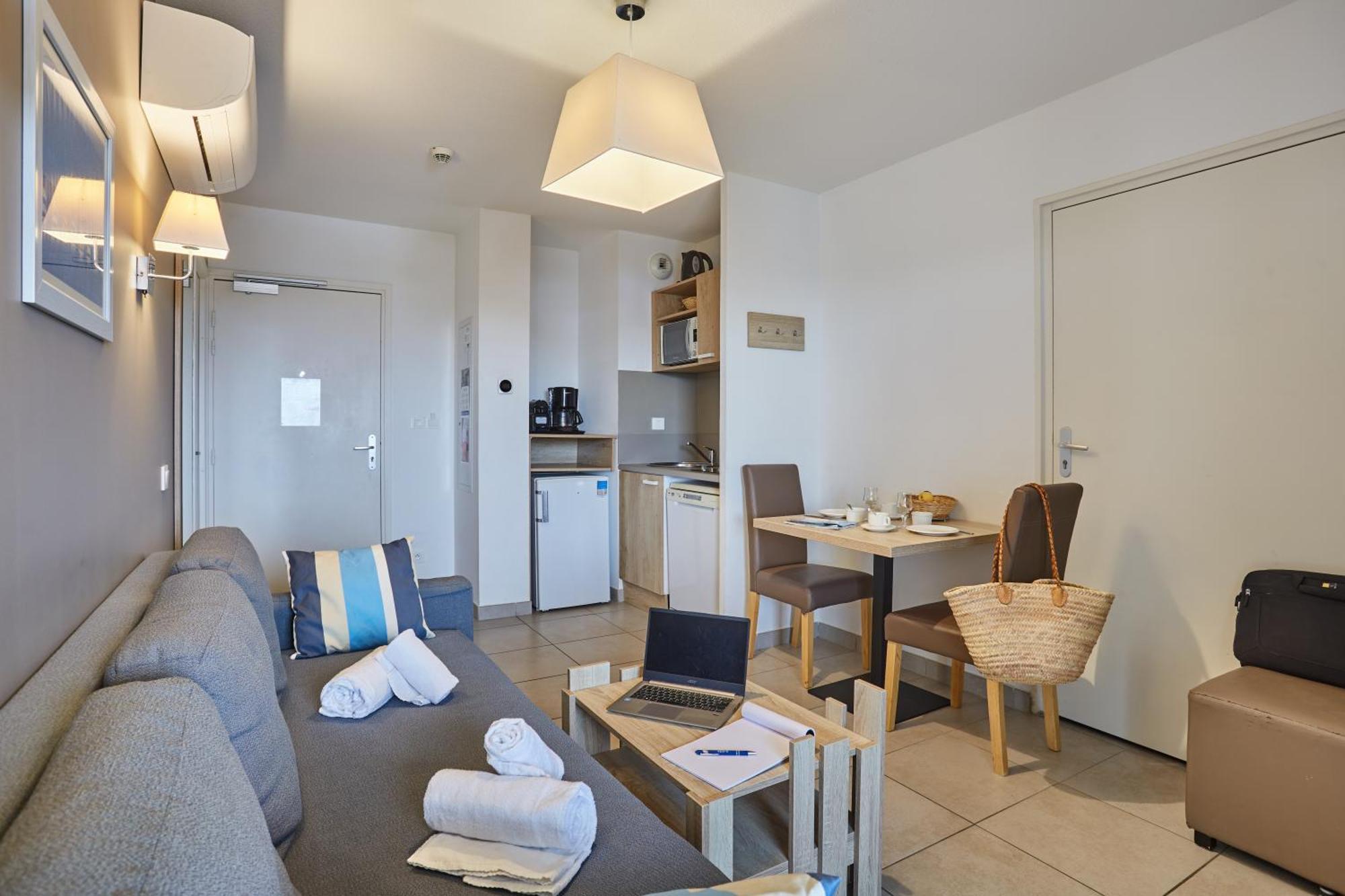 Residence Odalys Le Lotus Blanc 르발카레스 외부 사진